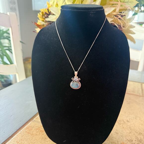 925 Sterling Silver Blue Topaz Labradorite Pendant Necklace 

Preowned - Picture 10 of 12